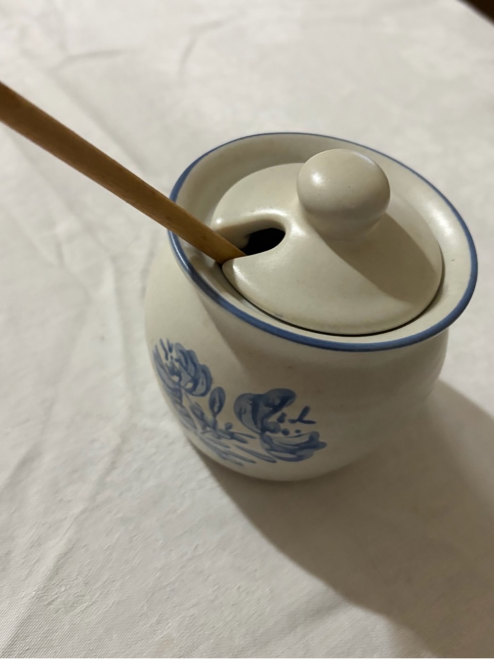 Stoneware honey crock with dripper